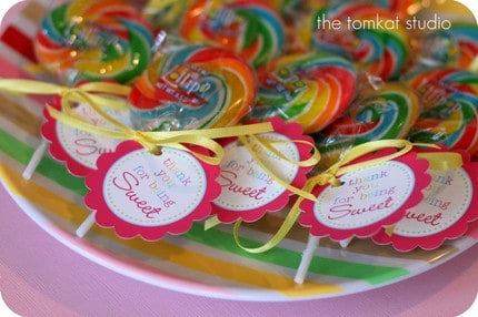 Birthday Cake Toppers on Here Are Adorable Personalized Lollipop Cupcake Toppers   Yummy