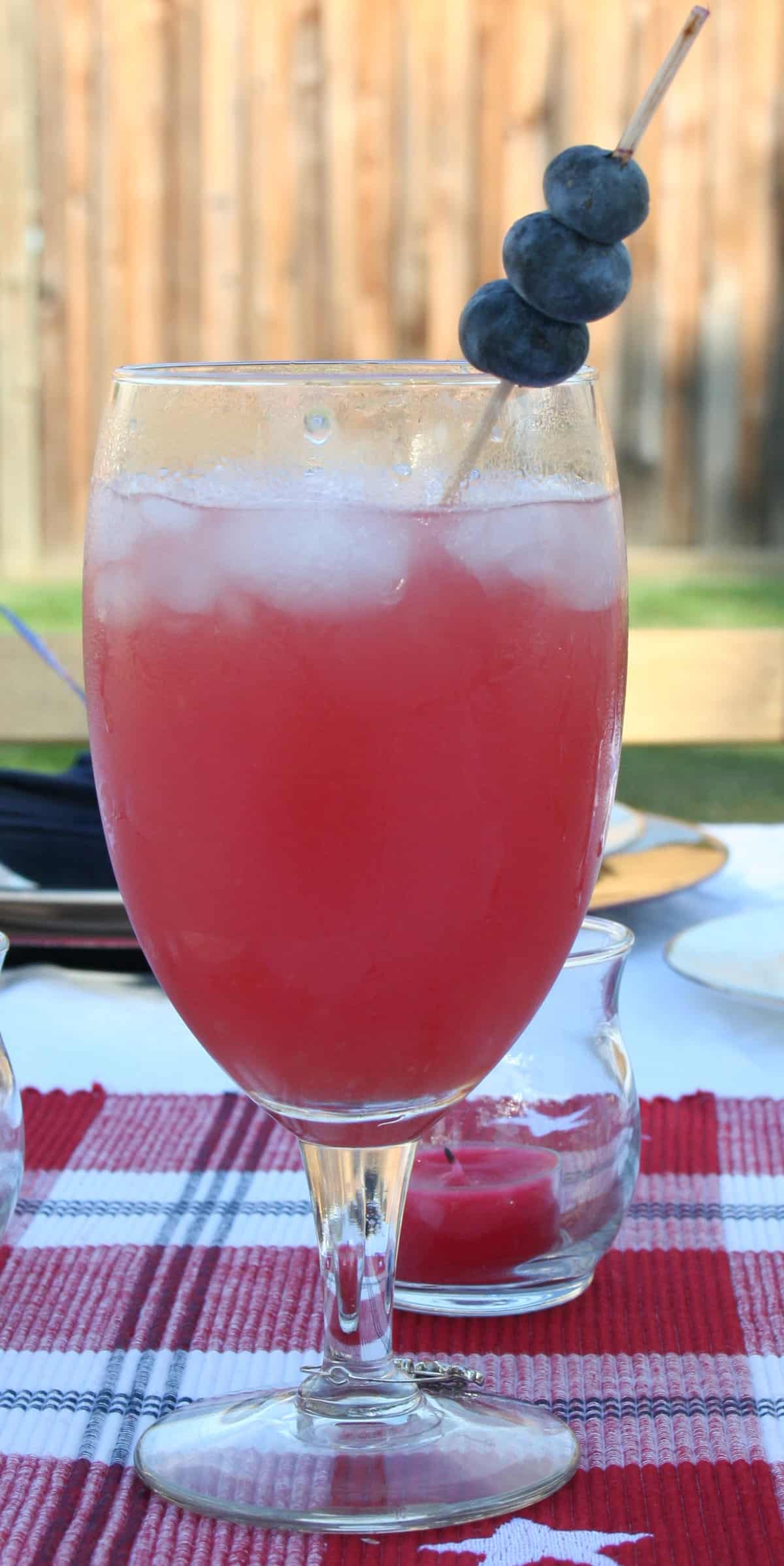 Grapefruit Melonen Cooler Cocktail - Rezepte Suchen