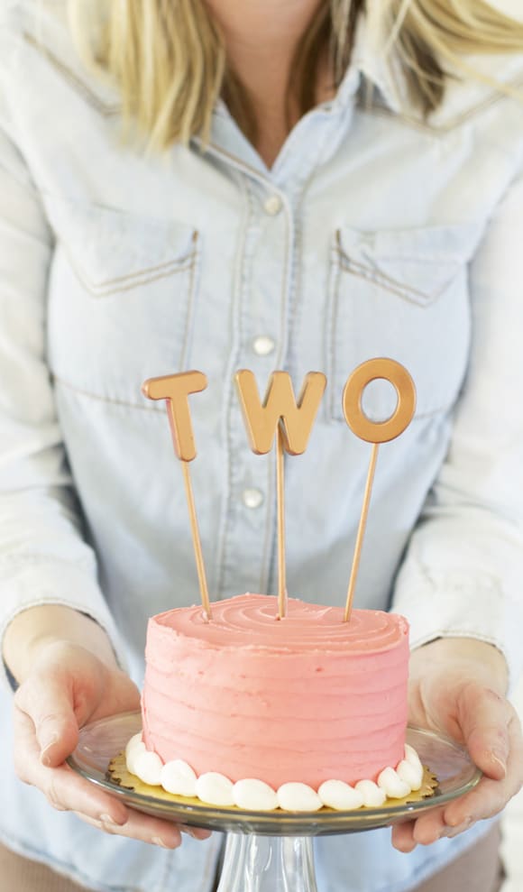 DIY Cake Topper Personalize It Thoughtfully Simple diy-cake-topper-personalize-it-thoughtfully-simple